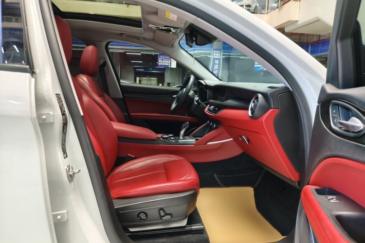 Used Alfa Romeo Stelvio 2017 2.0T 200HP Elite Edition