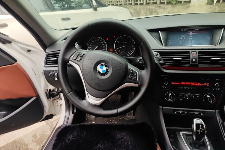 Used BMW X1 2015 sDrive18i Fashion Upgrade Edition Steering Wheel