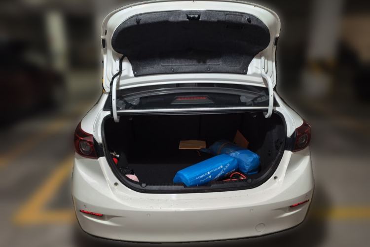 Used Mazda 3 Axela 2017 Sedan 1.5L Automatic Comfort Model Emission Standard China V
