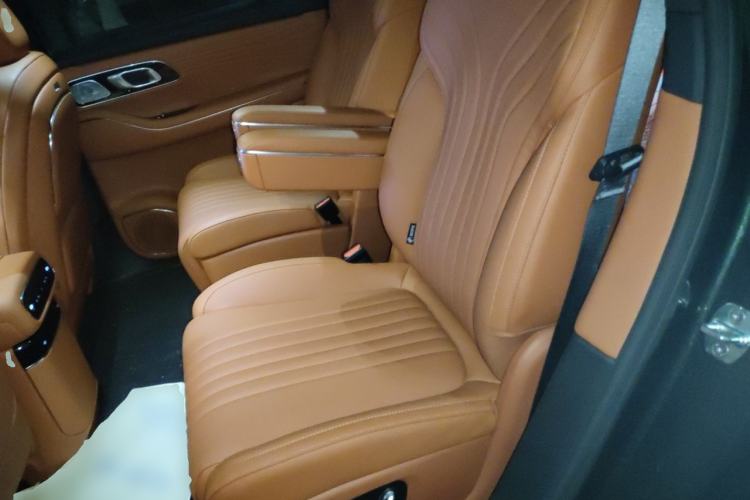 Used Geely Galaxy M9 2025 Model 230km Two-Wheel-Drive Exploration Edition
