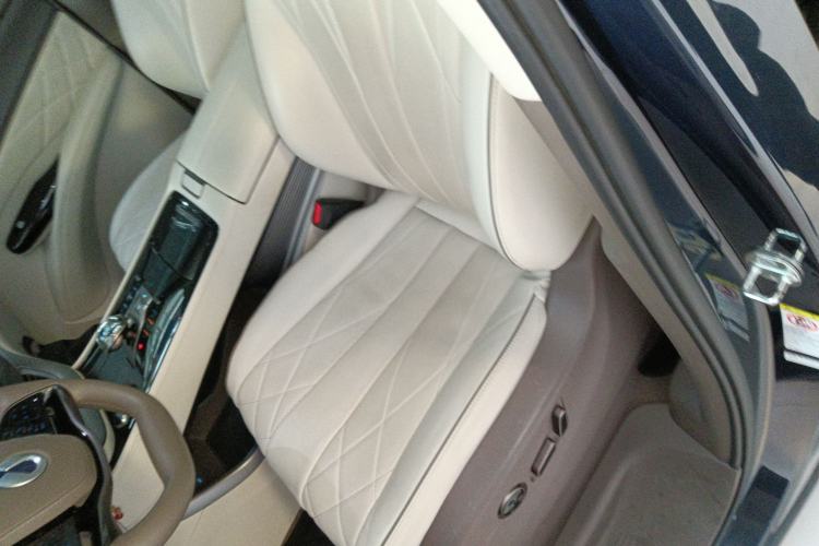 Used Denza D9 2022 DM-i 970 Four-Wheel Drive Prestige Model
