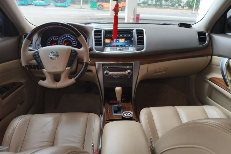 Used Nissan Teana 2011 2.5L XL Glory Edition Center Console