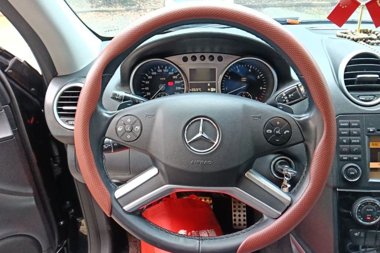 Used Mercedes-Benz M-Class 2010 ML 300 4MATIC
