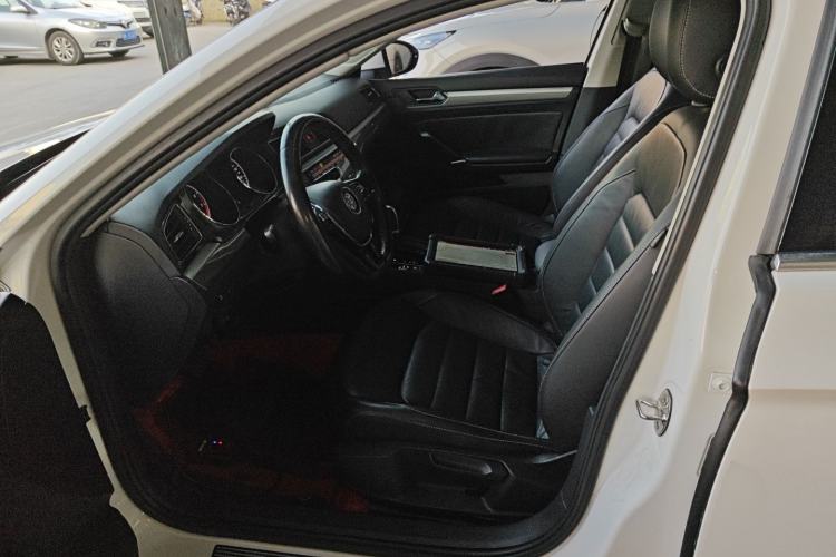 Used Volkswagen Lamando 2015 330TSI DSG Comfort Edition
