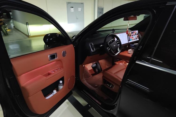 Used Li Auto L8 2024 Pro Model
