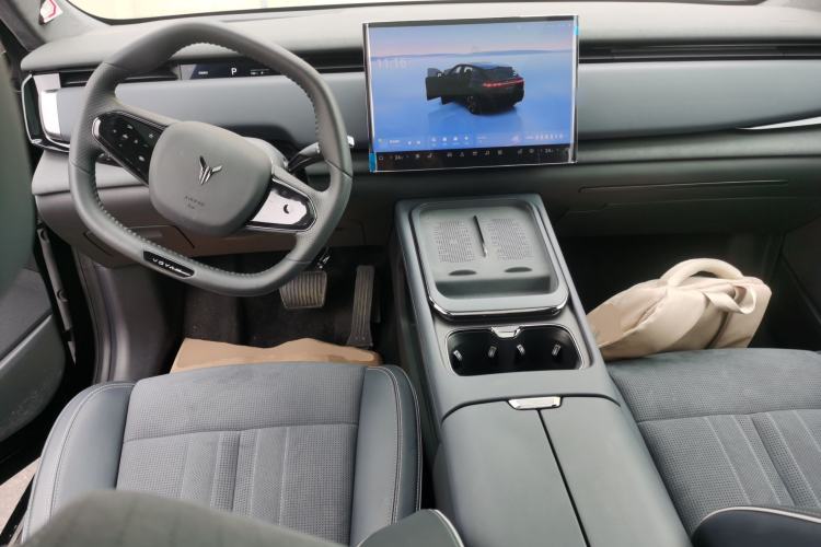 Used VOYAH COURAGE 2024 Four-Wheel Drive Global Edition Center Console