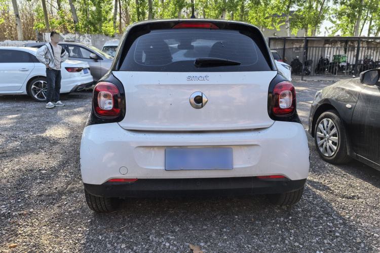 Used smart forfour 2018 0.9T 66 kW Pioneer Edition Exterior 4