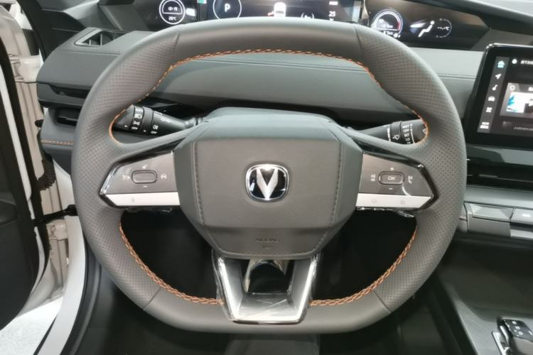 Used CHANGAN UNI-V iDD 2023 ZhiDian iDD 1.5T 113km Smart & Fun Version
