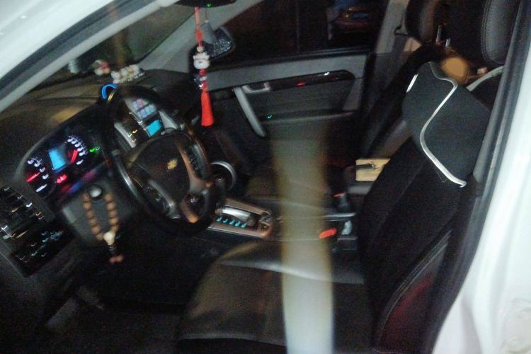 Used Chevrolet Captiva 2015 2.4L 4x4 Flagship Edition 7-Seater
