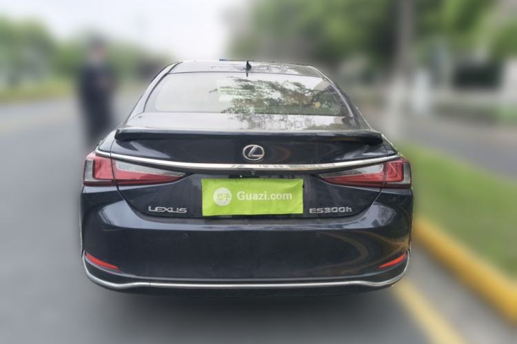 Used Lexus ES 2020 300h Premier Edition