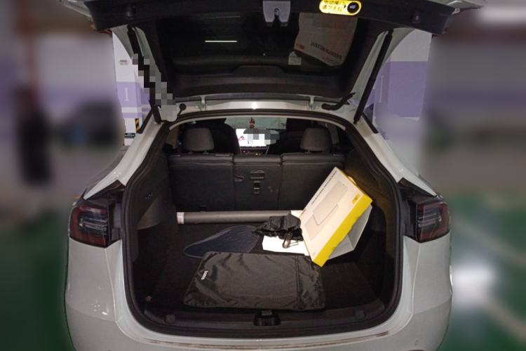 Used Tesla Model Y 2021 Standard Range Rear-Wheel Drive Version Trunk