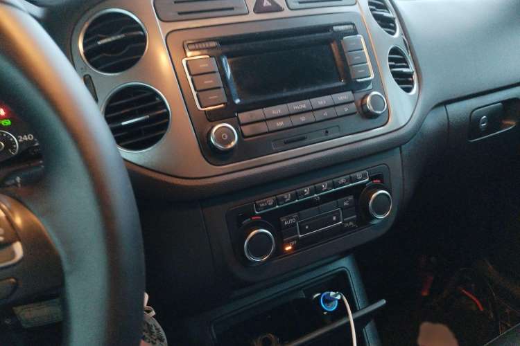 Used Volkswagen Tiguan 2012 1.8TSI Automatic Two-Wheel Drive Trend Edition Audio And AC Panel