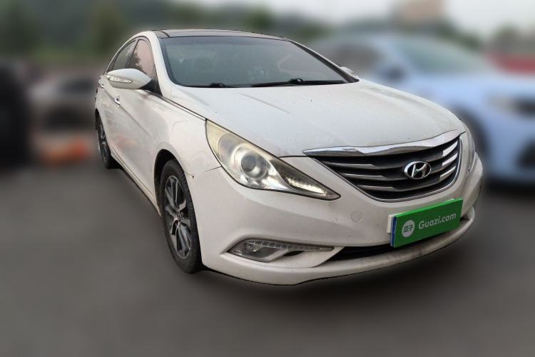Used Hyundai Sonata 2013 2.4L Automatic Leading Edition China IV Standard Front Right 45 Deg