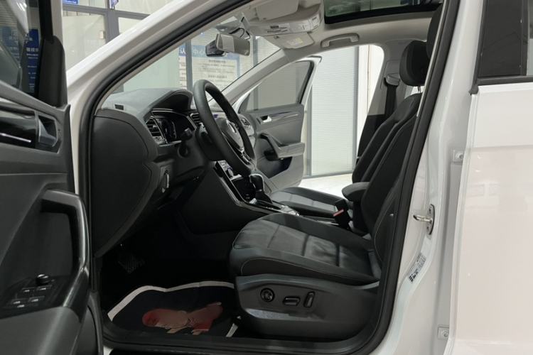 Used Volkswagen T-ROC 2022 280TSI DSG Two-Wheel Drive Comfort PLUS Left Front Seat