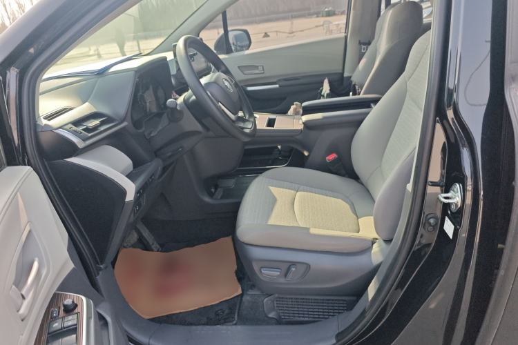 Used Toyota Sienna 2023 2.5L Hybrid Comfort Edition