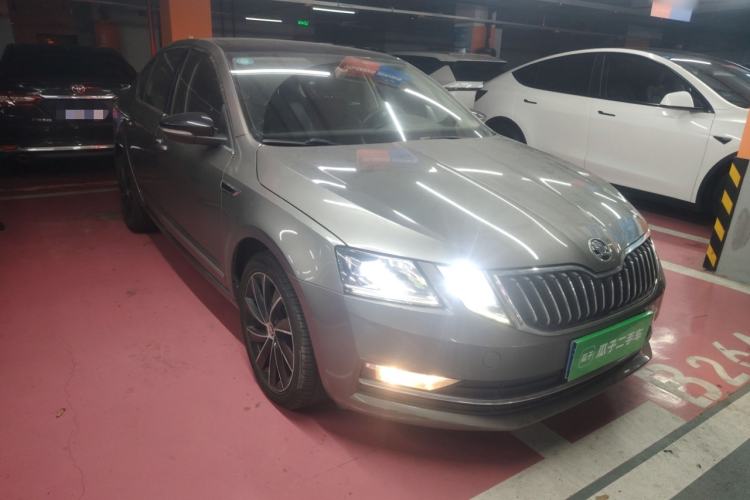 Used Skoda Octavia 2019 TSI280 DSG SmartDrive Luxury Edition China VI Front Right 45 Deg