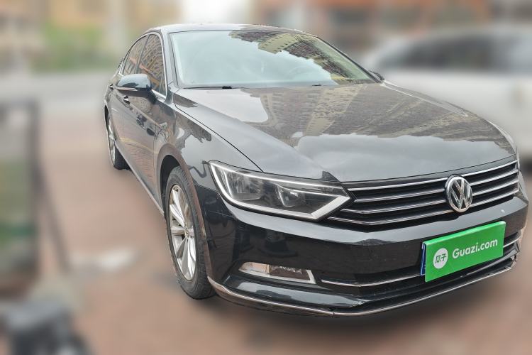 Used Volkswagen Magotan 2017 330TSI DSG Leading Model
