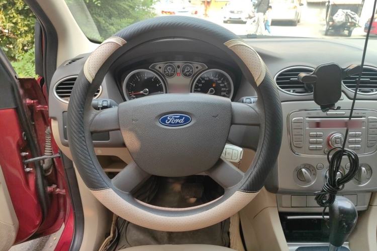 Used Ford Focus 2011 Hatchback 1.8L Automatic Fashion Edition
