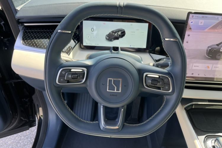 Used Zeekr 009 2024 7-Seater Aisle Version 108 kWh
