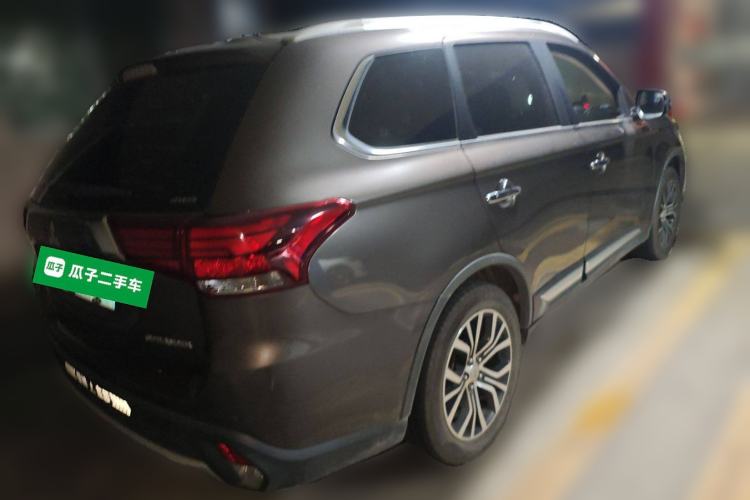 Used Mitsubishi Outlander 2016 2.4L 4x4 Luxury Edition 7-Seater