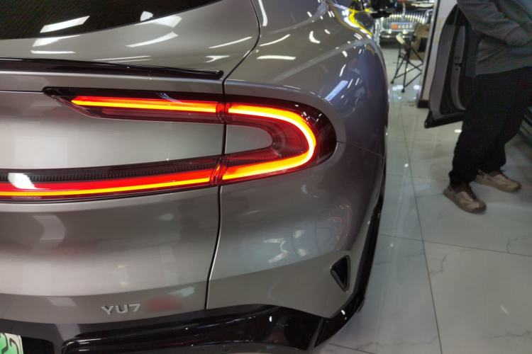 Used Xiaomi Auto YU7 2025 Ultra-Long Range High-Performance All-Wheel-Drive Max Edition
