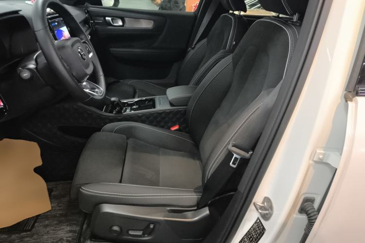 Used Volvo C40 2022 Long-Range PRO Version Left Front Seat