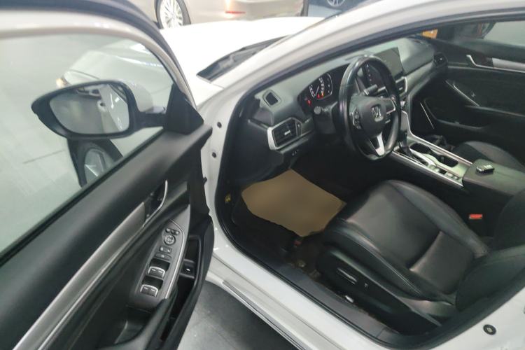 Used Honda Accord 2022 260TURBO Luxury Edition Driver Seat