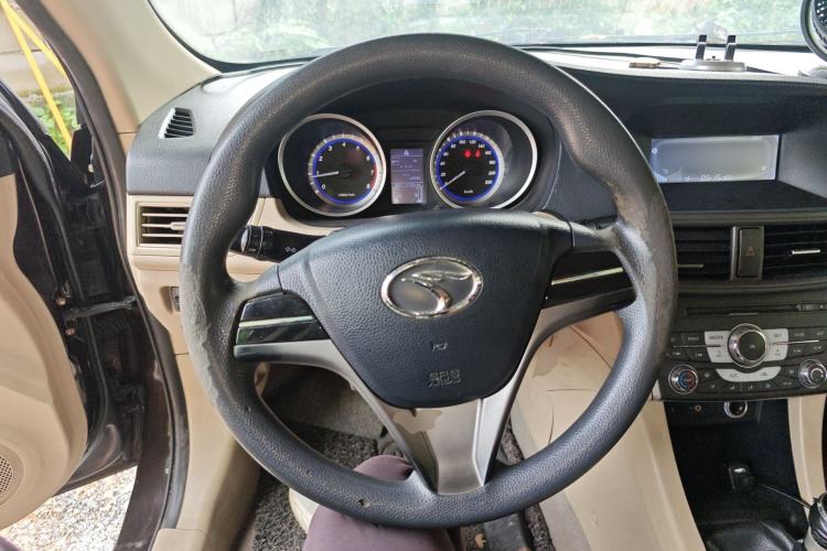 Used Soueast V5 Lingzhi 2012 1.5L Manual Standard Edition Steering Wheel
