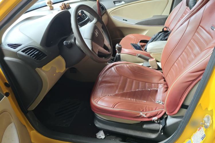 Used Hyundai Verna (older generation) 2010 Sedan 1.4L Manual Standard GL Model Left Front Seat