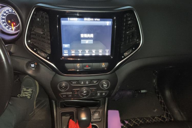 Used Jeep Cherokee 2019 2.0T 2WD Enjoyment Edition China V