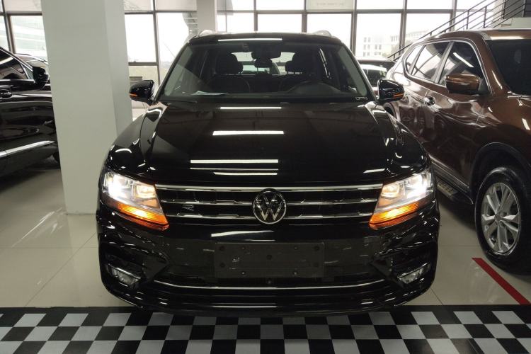 Used Volkswagen Tiguan L 2021 330TSI Automatic Two-Wheel Drive R-Line Enhanced Edition
