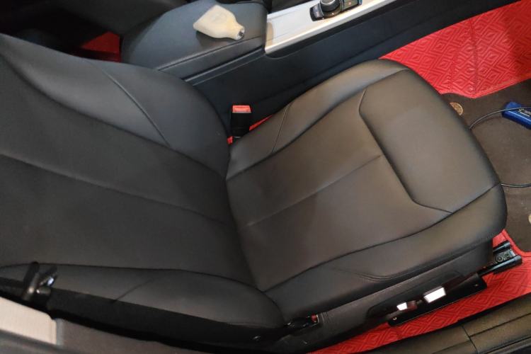 Used BMW 3 Series 2016 320Li Ambition Model
