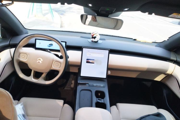 Used Nio ET5T 2023 75 kWh Touring Interior 2