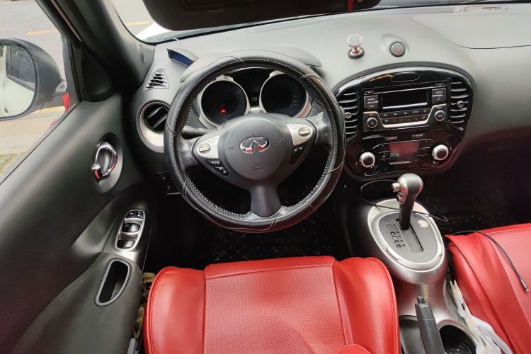 Used Infiniti ESQ 2014 1.6L Spontaneous Edition