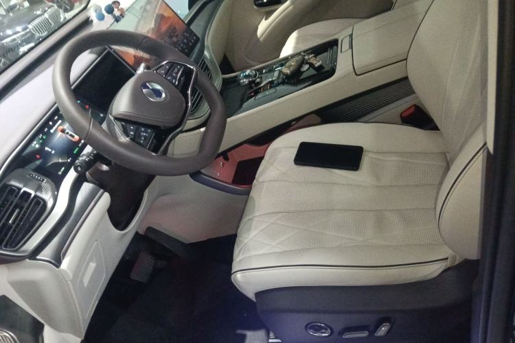 Used Denza D9 2024 DM-i 1050 Luxury Model
