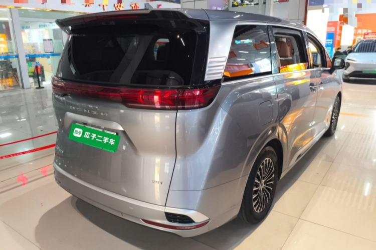 Used Denza D9 2022 DM-i 1040 Prestige Model