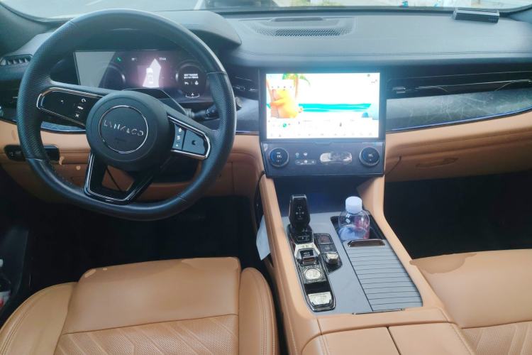 Used Lynk & Co 09 2021 2.0T Halo Six-Seater