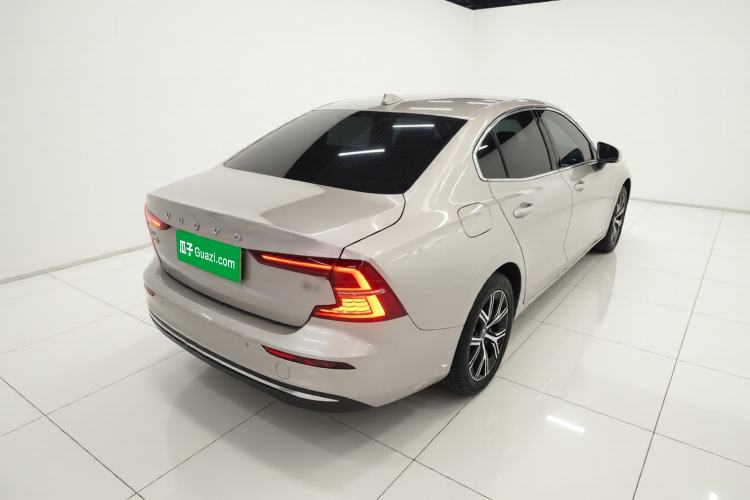 Used Volvo S60 2023 B4 Zhiyi Luxury Edition
