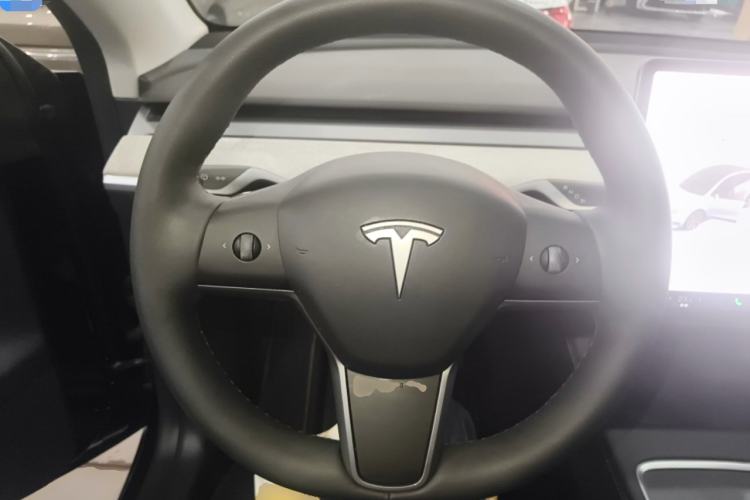 Used Tesla Model Y 2023 Rear-Wheel-Drive Version Steering Wheel