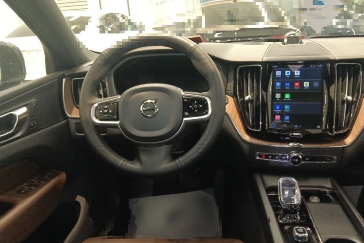 Used Volvo XC60 2023 B5 4x4 Smart Luxury Edition Steering Wheel