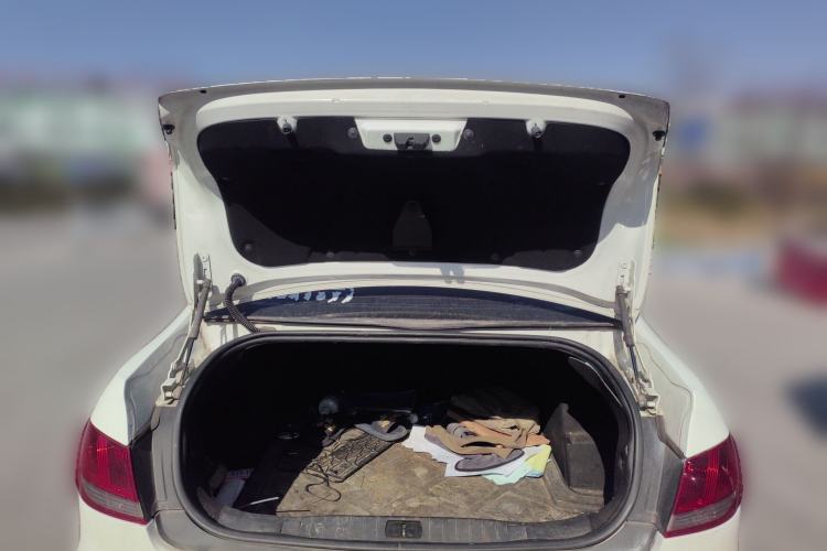 Used Peugeot 408 2011 2.0L Manual Luxury Edition