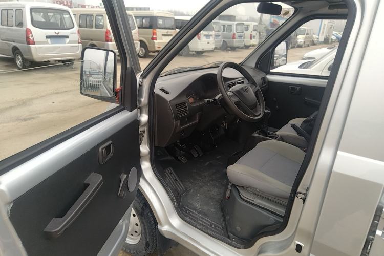 Used Wuling Rongguang Small Truck 2023 1.5L Single-Row LAR
