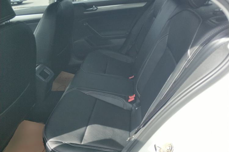 Used Volkswagen Lamando 2015 230TSI DSG Fashion Edition
