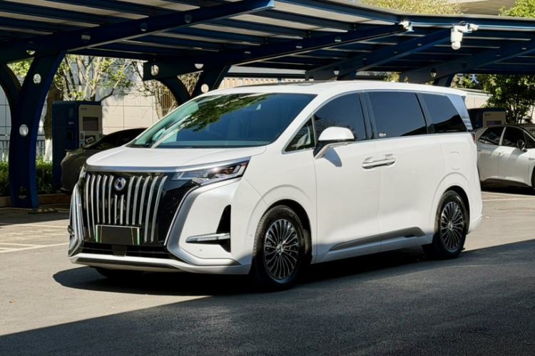 Used Denza D9 2022 EV 600 Four-Wheel Drive Flagship Model