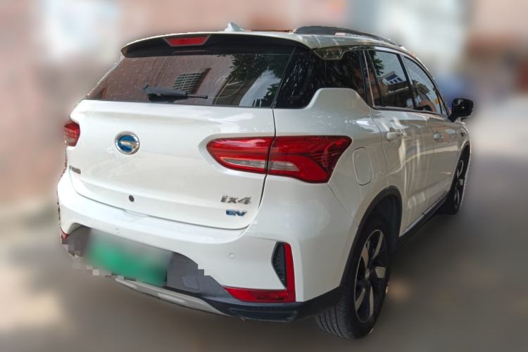 Used GAC Group ix4 2018 Luxury Edition Rear Right 45 Deg