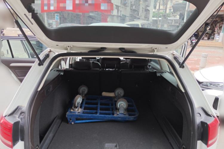 Used Volkswagen Variant 2016 380TSI Two-Wheel-Drive Style Edition Trunk