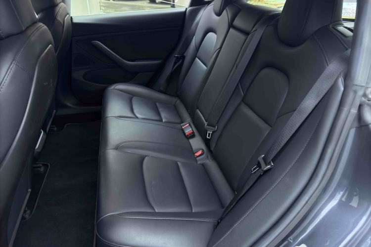 Used Tesla Model 3 2019 Long-Range All-Wheel-Drive Version
