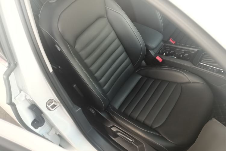 Used Volkswagen Lamando 2021 280TSI DSG Comfort Edition Right Front Seat