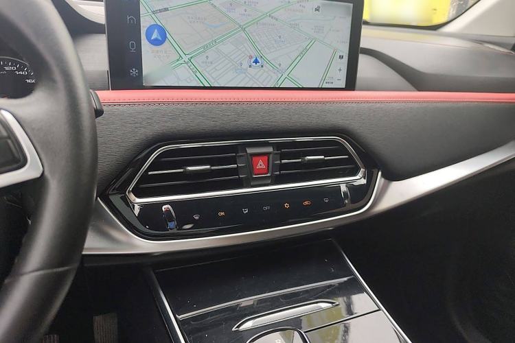 Used SOL X8 2021 300T DCT Leading Smart Connectivity Version 6 Seats