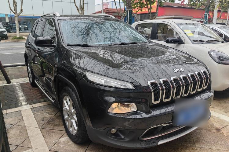 Used Jeep Cherokee 2016 2.4L Leading Edition
